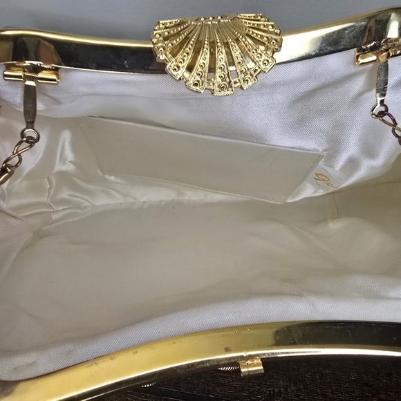 Goldco Vintage Pearl White Evening Bag 1970's Seashell Closure - Picture 11 of 15